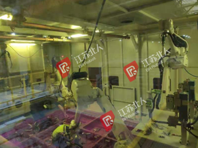 Automatic welding station for side wall and roof of a passenger car Automatic welding station for side wall and roof of a passenger car