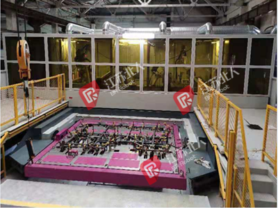 Automatic welding station for side wall and roof of a passenger car Automatic welding station for side wall and roof of a passenger car